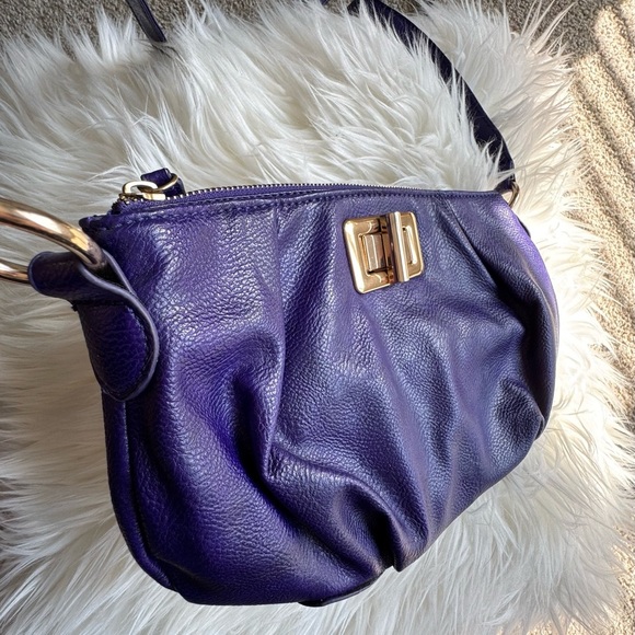 ALDO Purple Crossbody Bag with Gold Turn-Lock Accent - Picture 2 of 8